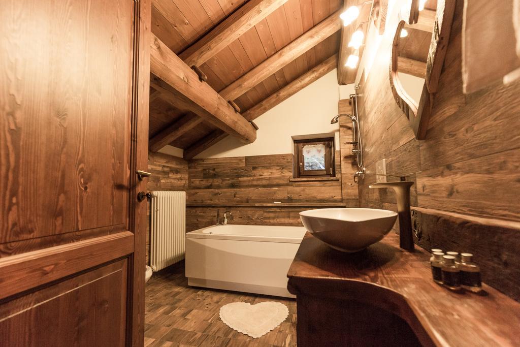 Le Petit Coeur Hotel Fontainemore Екстериор снимка