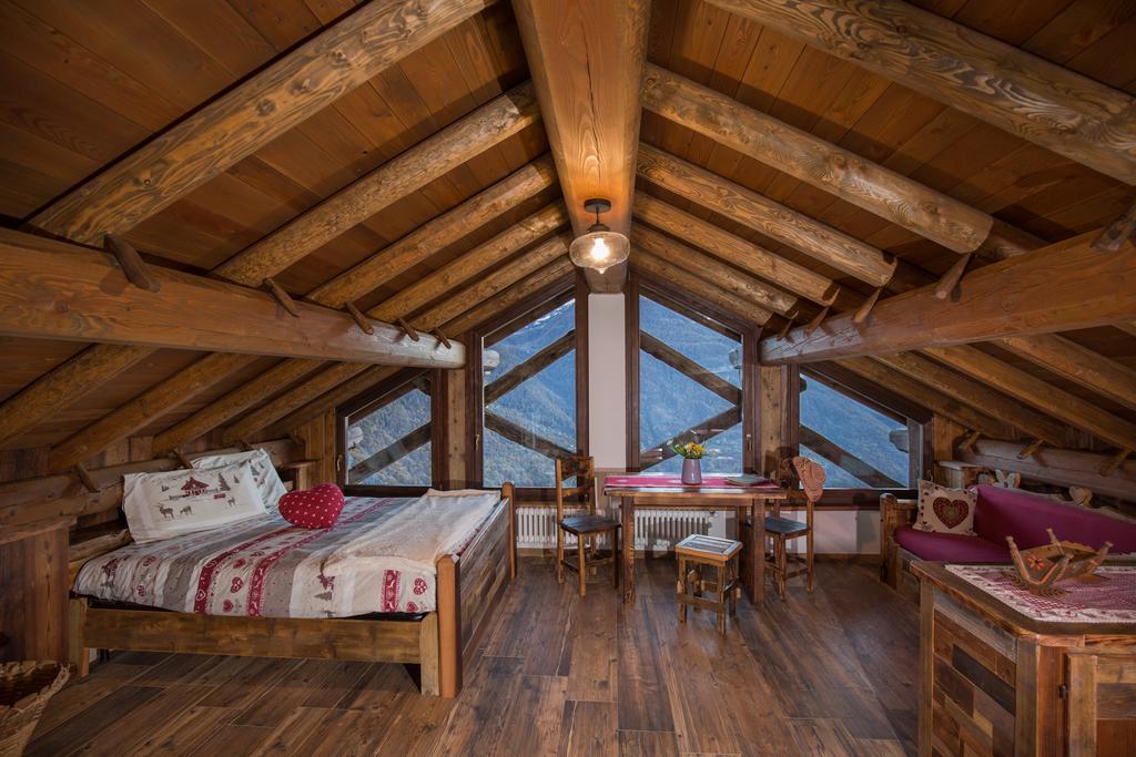 Le Petit Coeur Hotel Fontainemore Екстериор снимка