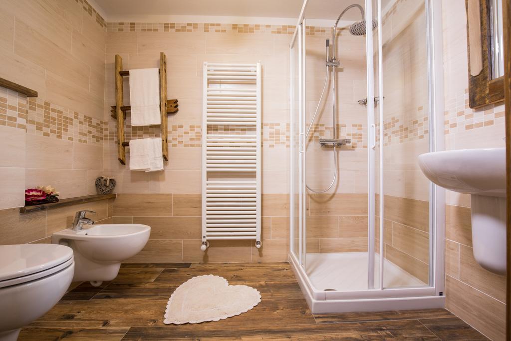 Le Petit Coeur Hotel Fontainemore Екстериор снимка