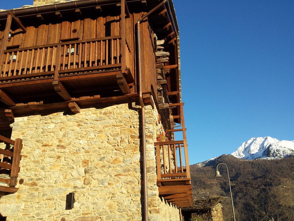 Le Petit Coeur Hotel Fontainemore Екстериор снимка