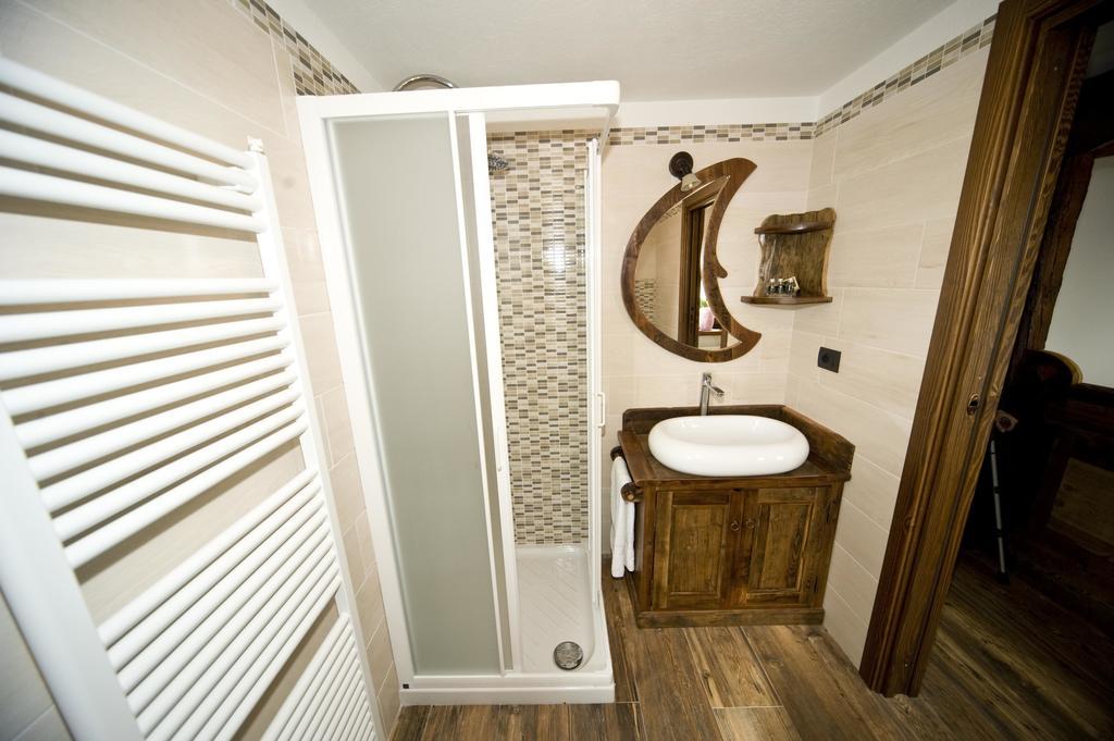 Le Petit Coeur Hotel Fontainemore Екстериор снимка