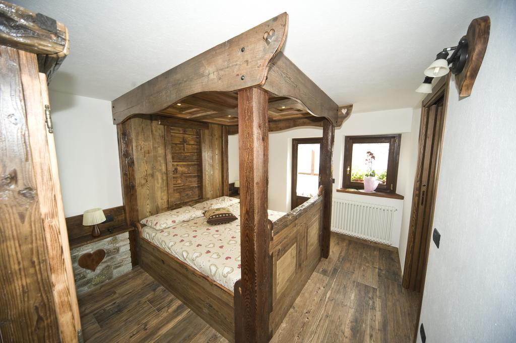 Le Petit Coeur Hotel Fontainemore Екстериор снимка