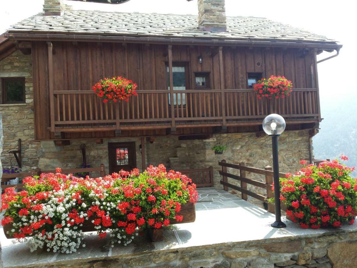 Le Petit Coeur Hotel Fontainemore Екстериор снимка