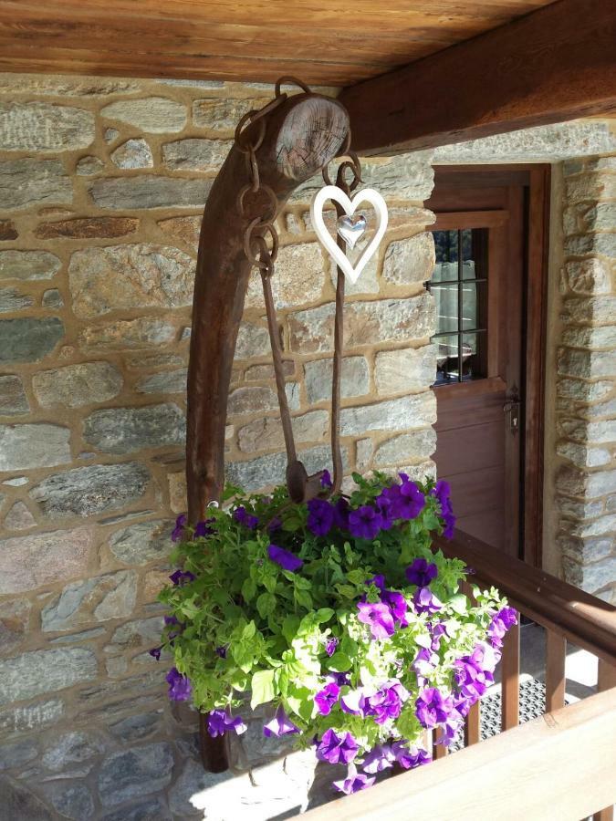 Le Petit Coeur Hotel Fontainemore Екстериор снимка