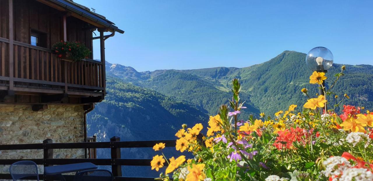 Le Petit Coeur Hotel Fontainemore Екстериор снимка
