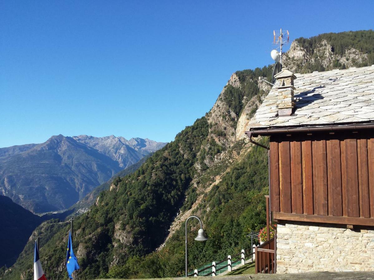 Le Petit Coeur Hotel Fontainemore Екстериор снимка