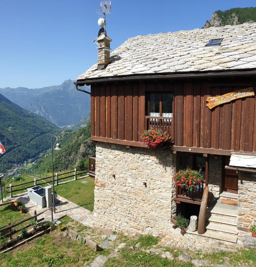 Le Petit Coeur Hotel Fontainemore Екстериор снимка