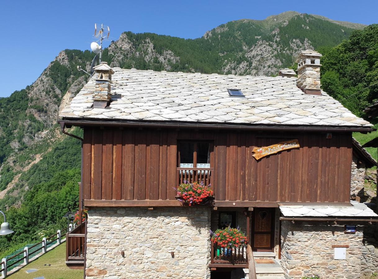 Le Petit Coeur Hotel Fontainemore Екстериор снимка