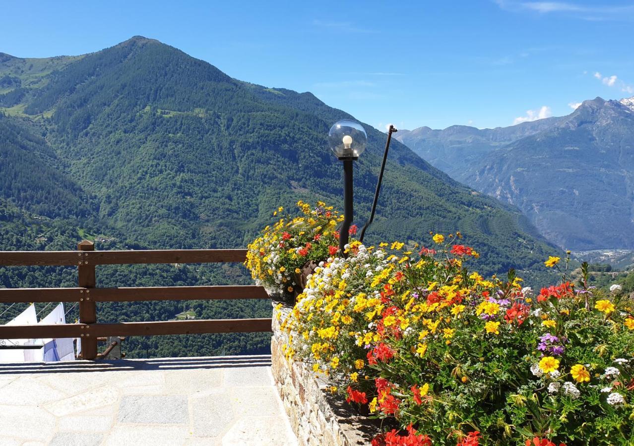Le Petit Coeur Hotel Fontainemore Екстериор снимка