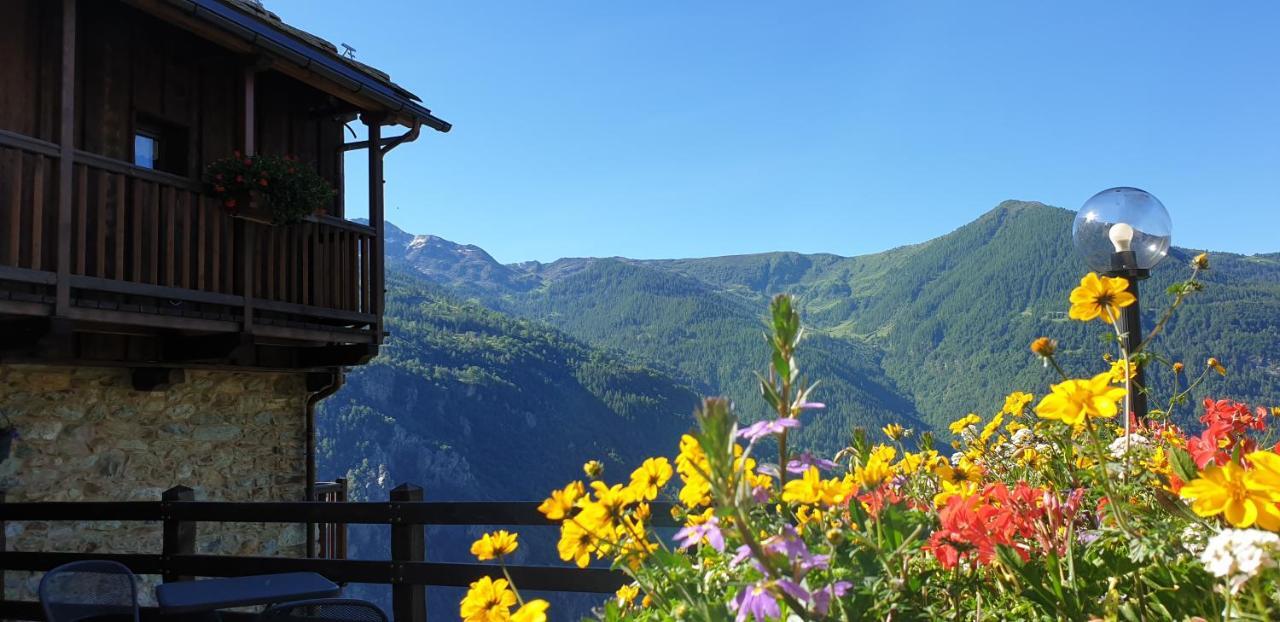 Le Petit Coeur Hotel Fontainemore Екстериор снимка
