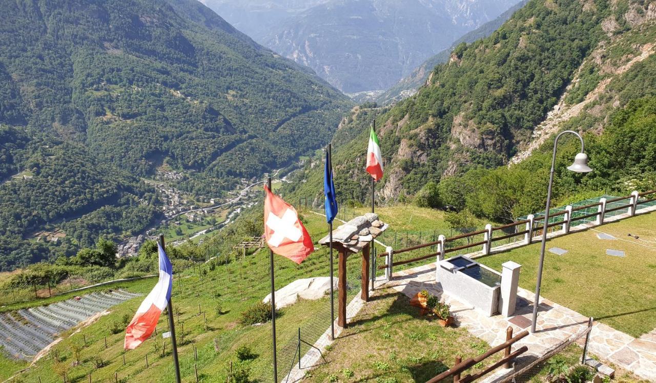 Le Petit Coeur Hotel Fontainemore Екстериор снимка